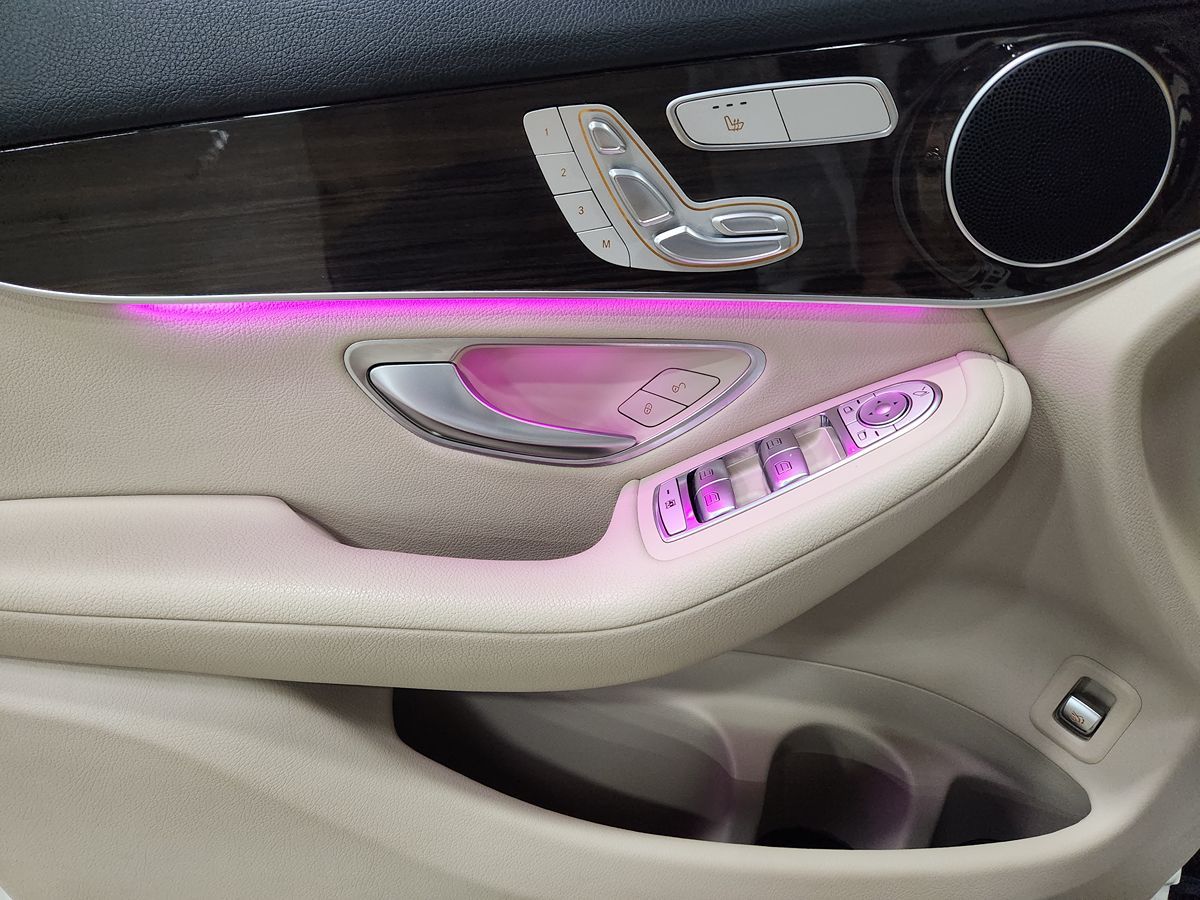 2022 Mercedes Benz GLC 300 photo 28