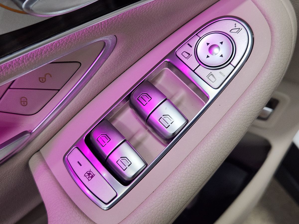 2022 Mercedes Benz GLC 300 photo 29