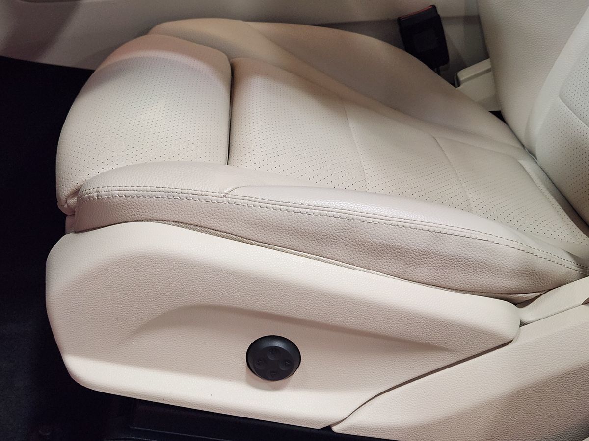 2022 Mercedes Benz GLC 300 photo 30
