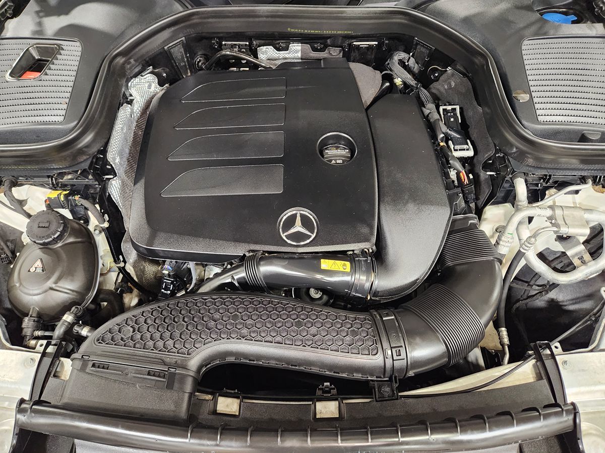 2022 Mercedes Benz GLC 300 photo 37