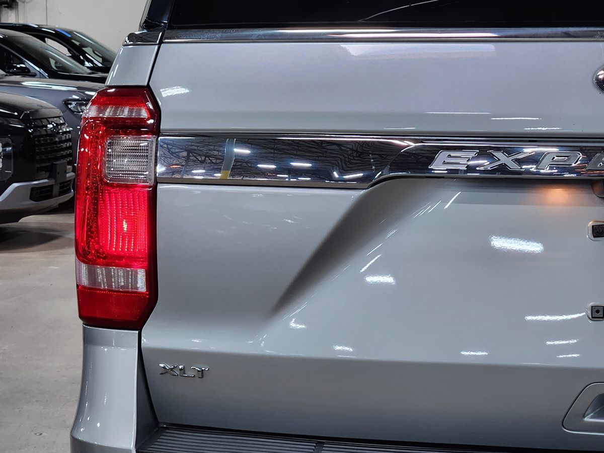 2018 Ford Expedition XLT photo 16