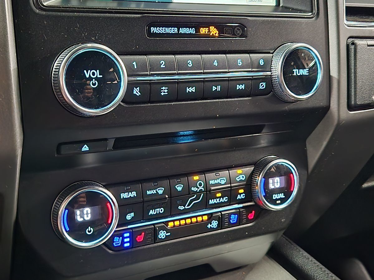 2018 Ford Expedition XLT photo 28