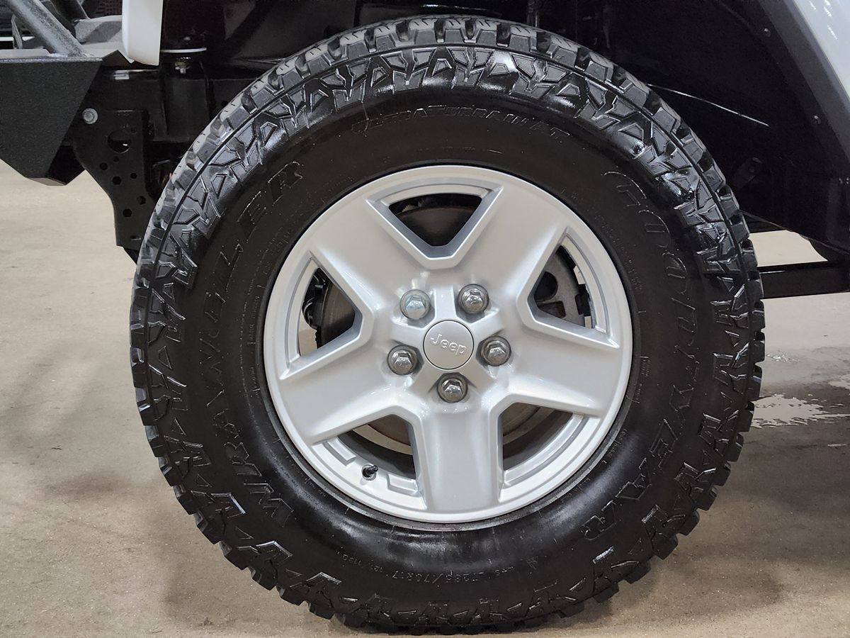 2021 Jeep Gladiator Sport S photo 21