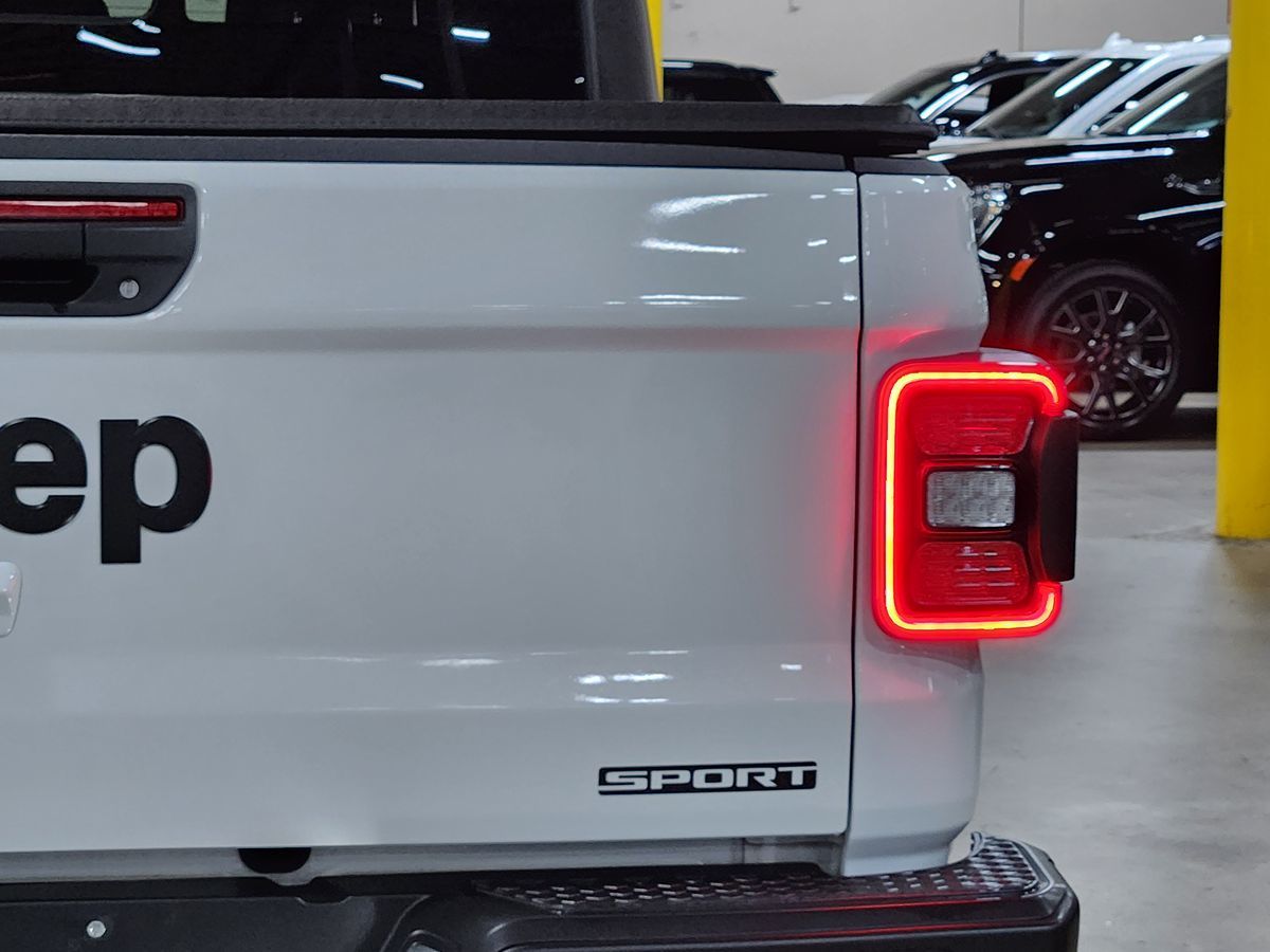 2021 Jeep Gladiator Sport S photo 17