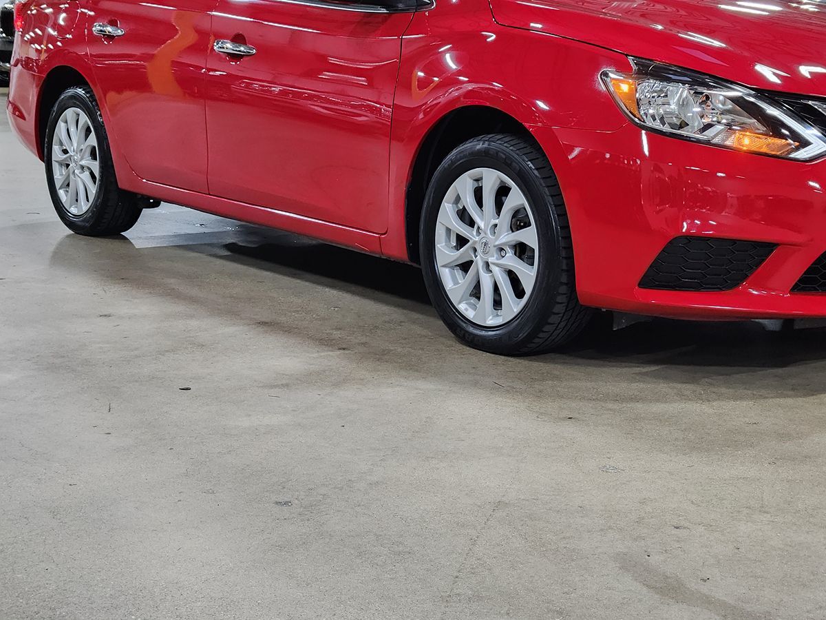 2019 Nissan Sentra SV photo 4