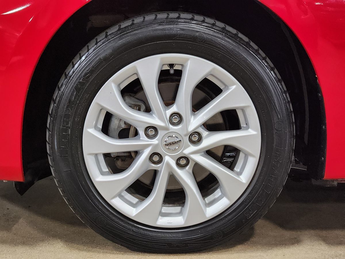 2019 Nissan Sentra SV photo 9