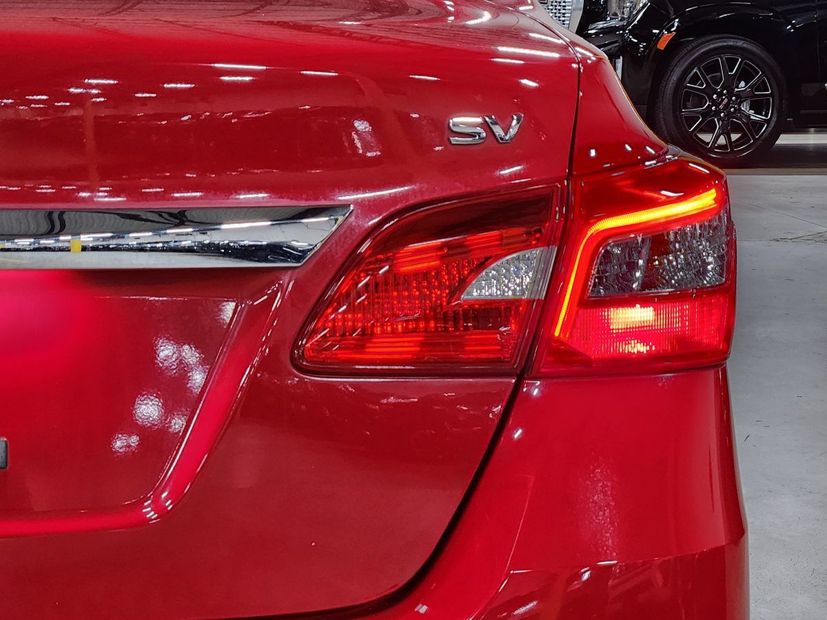 2019 Nissan Sentra SV photo 16