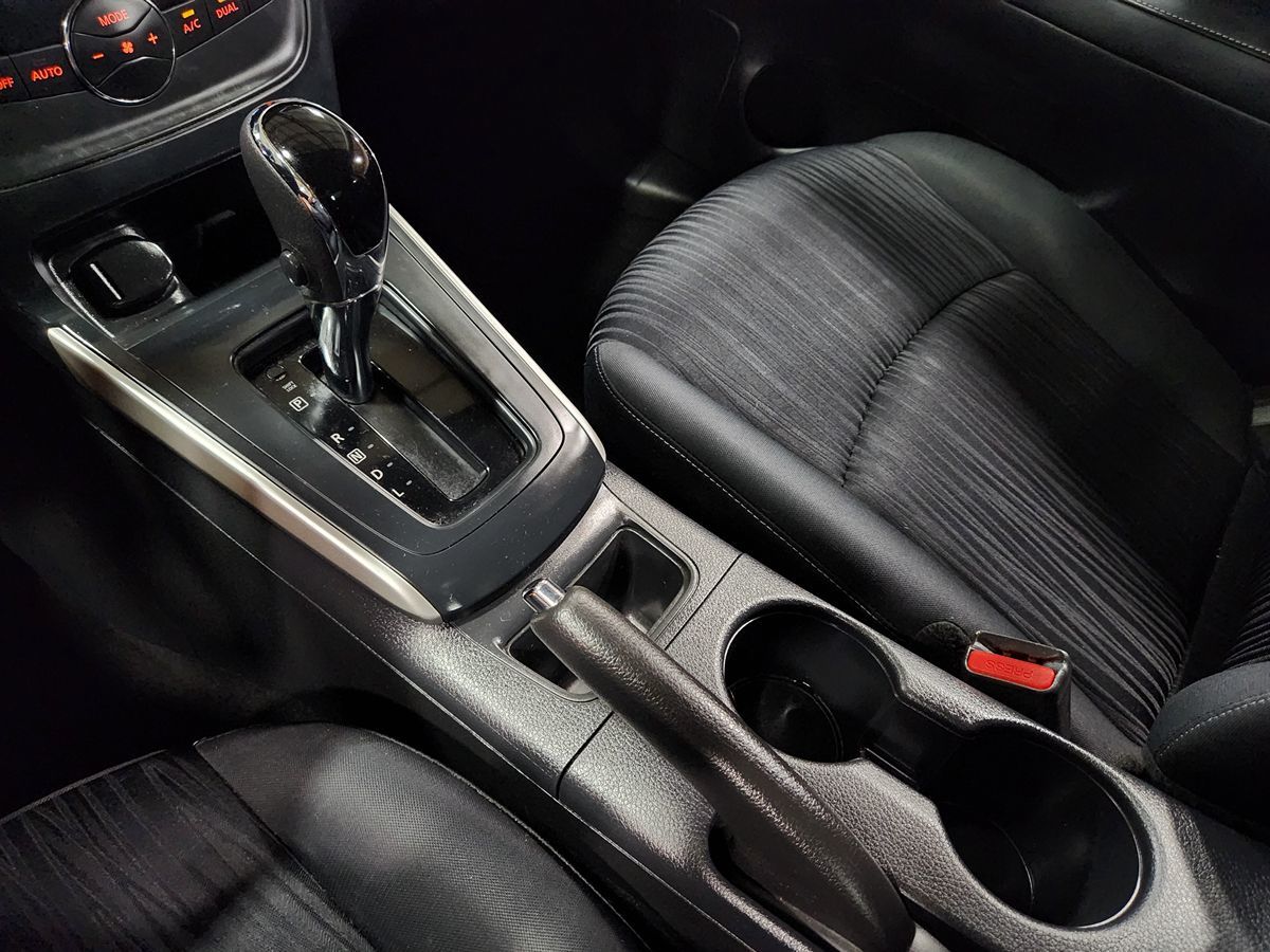 2019 Nissan Sentra SV photo 25