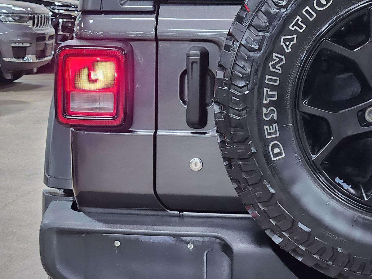 2020 Jeep Wrangler Willys photo 16