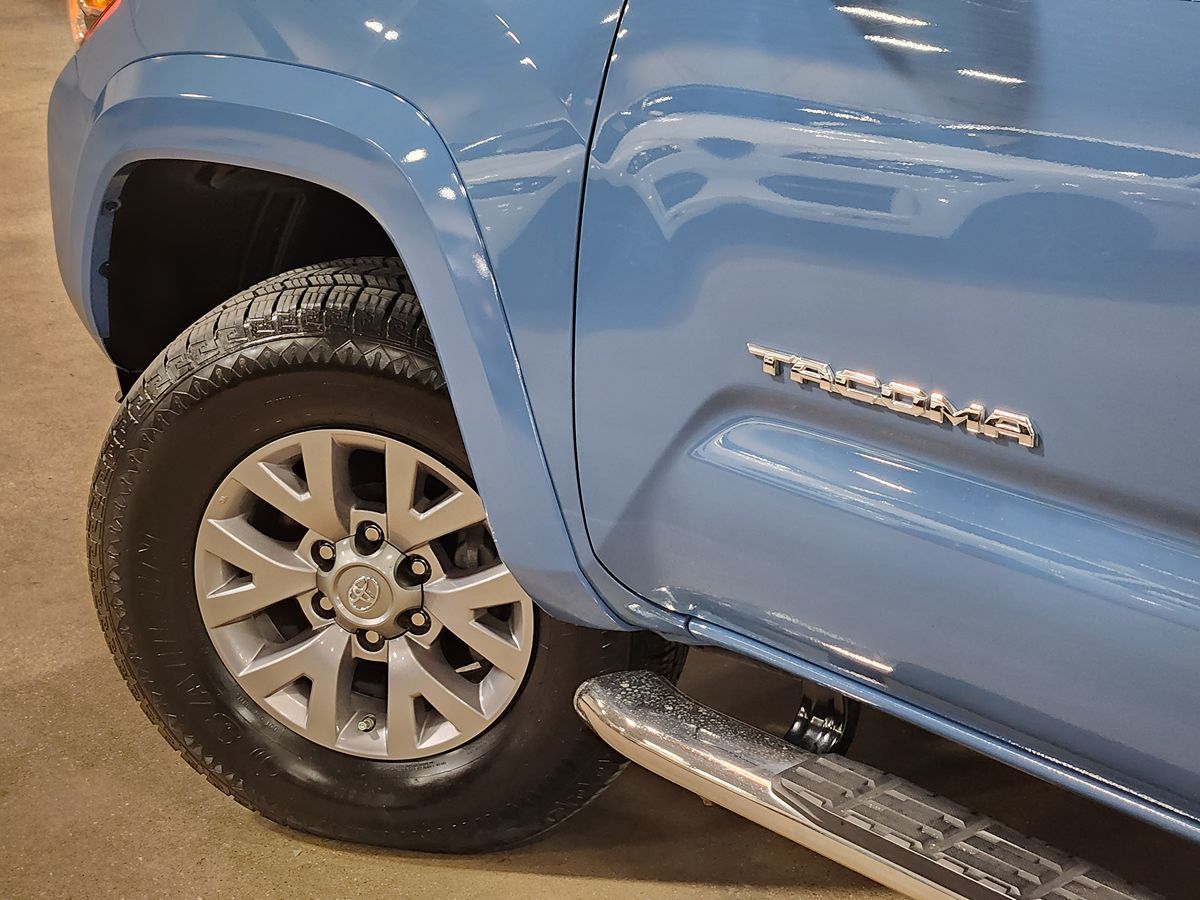 2019 Toyota Tacoma SR5 photo 18