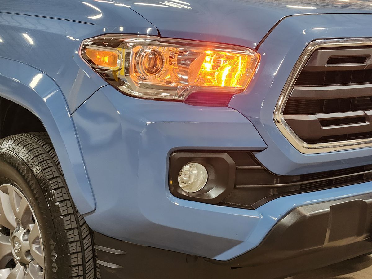 2019 Toyota Tacoma SR5 photo 11