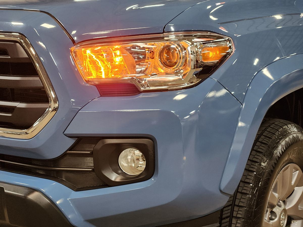 2019 Toyota Tacoma SR5 photo 12