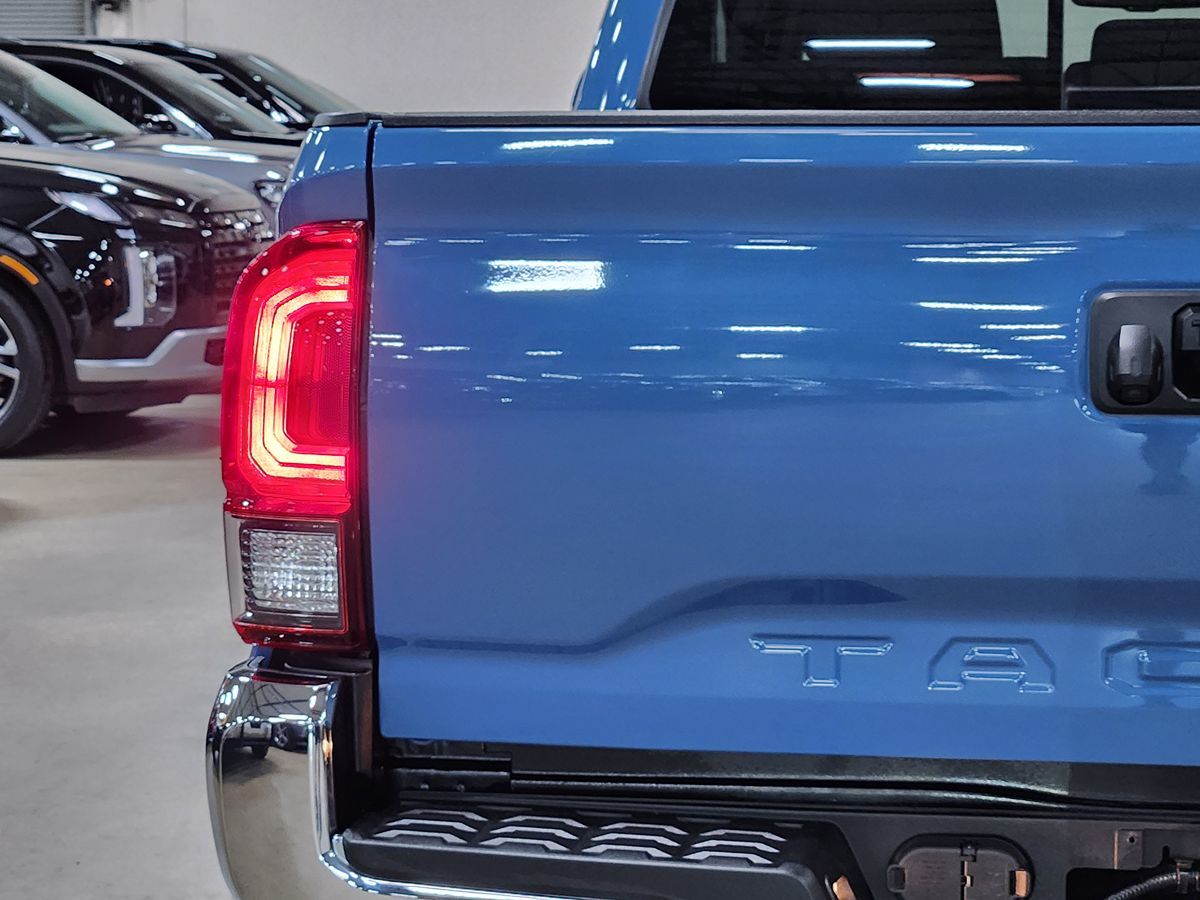 2019 Toyota Tacoma SR5 photo 16