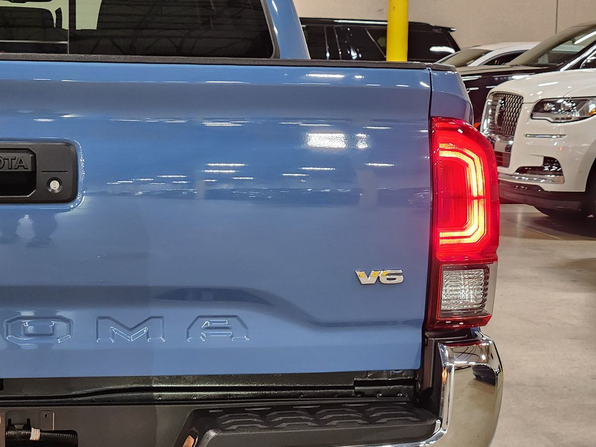 2019 Toyota Tacoma SR5 photo 17