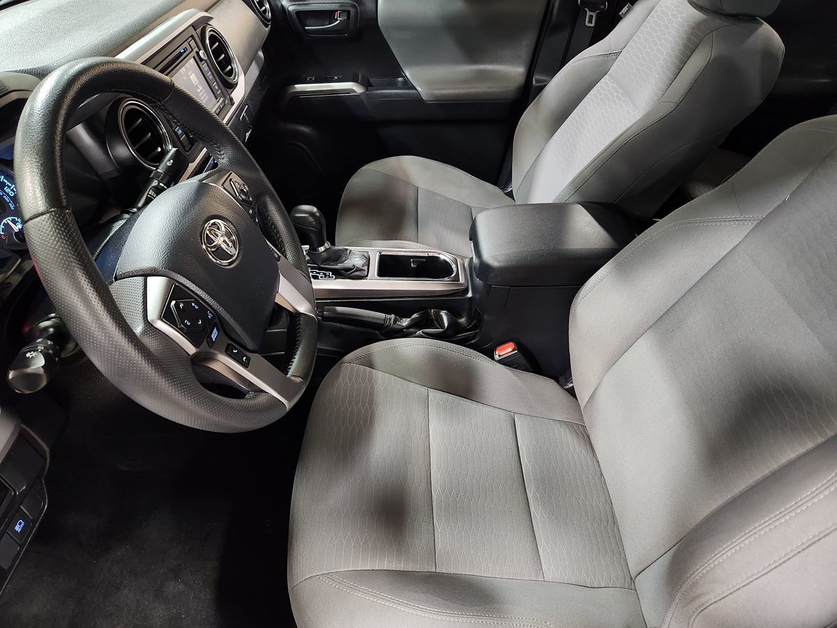 2019 Toyota Tacoma SR5 photo 22