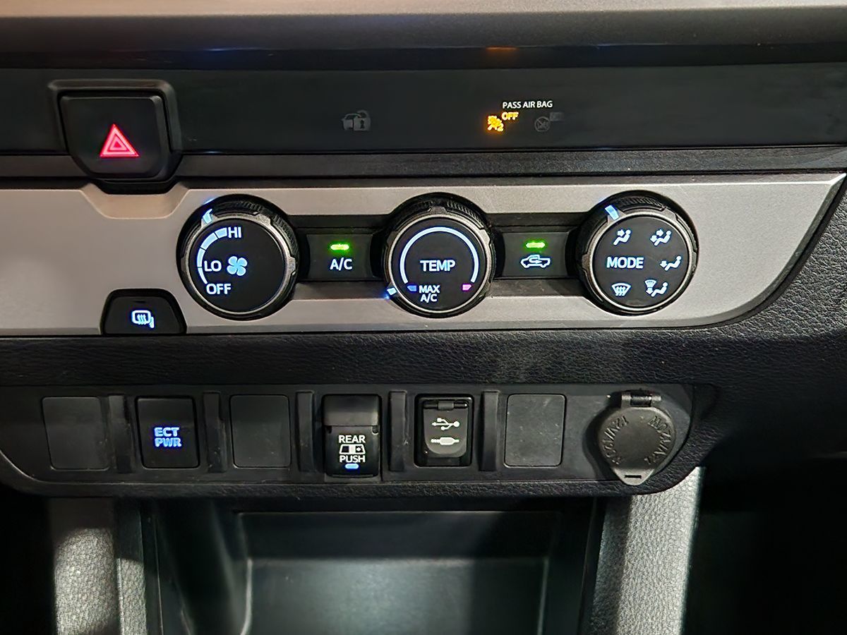 2019 Toyota Tacoma SR5 photo 26
