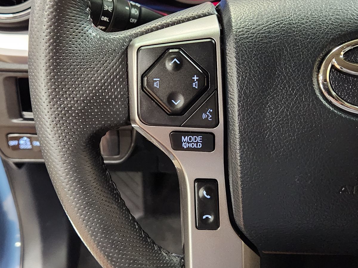 2019 Toyota Tacoma SR5 photo 33