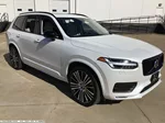 2021 Volvo XC90 Momentum photo 2