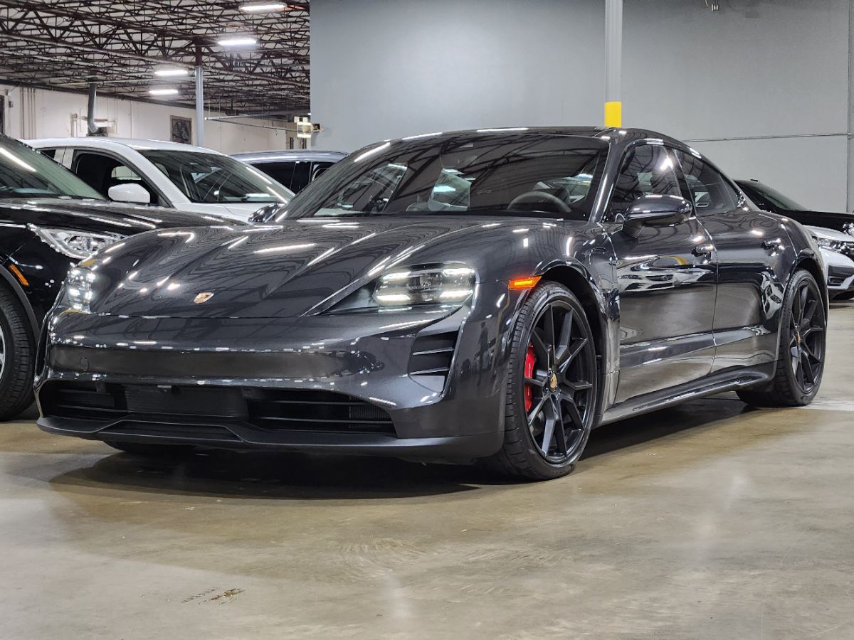 2024 Porsche Taycan GTS photo 3