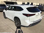 2021 Toyota Highlander XLE photo 4