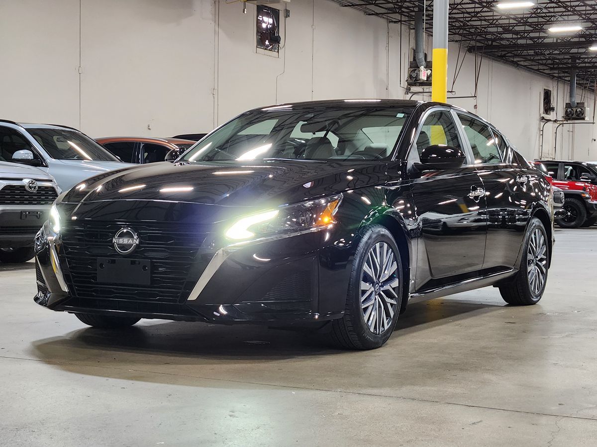 2023 Nissan Altima 2.5 SV photo 2