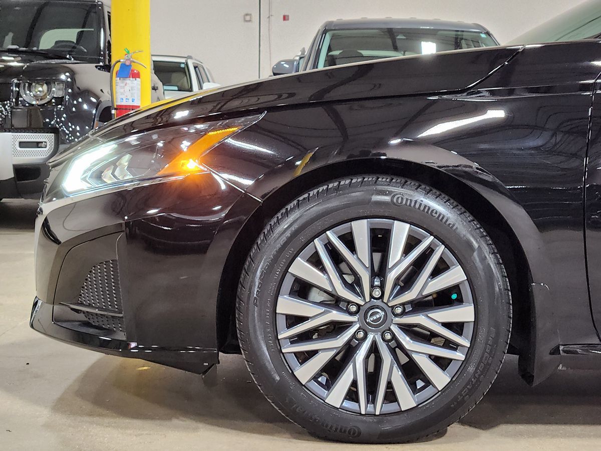 2023 Nissan Altima 2.5 SV photo 3