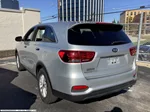 2019 Kia Sorento LX S photo 3