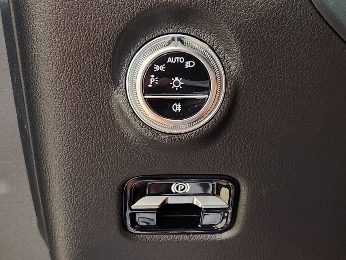 2023 Mercedes-Benz C-Class Sedan C 300 - Photo 39