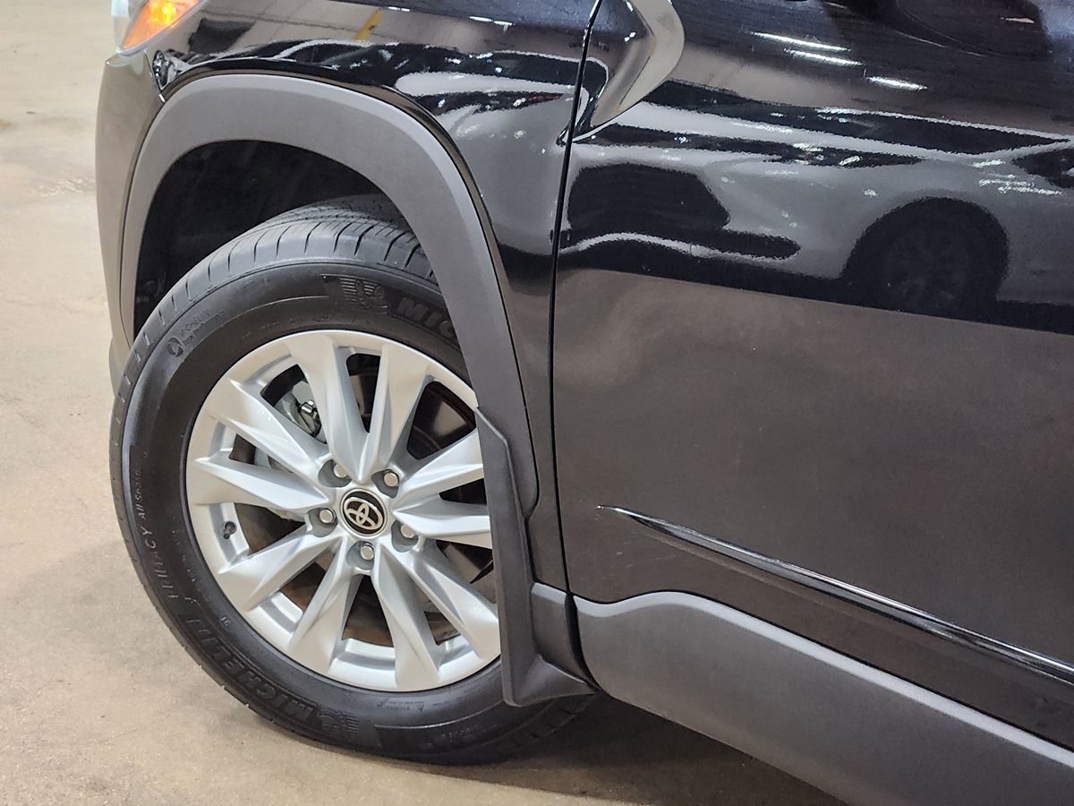 2023 Toyota Corolla Cross LE - Photo 25