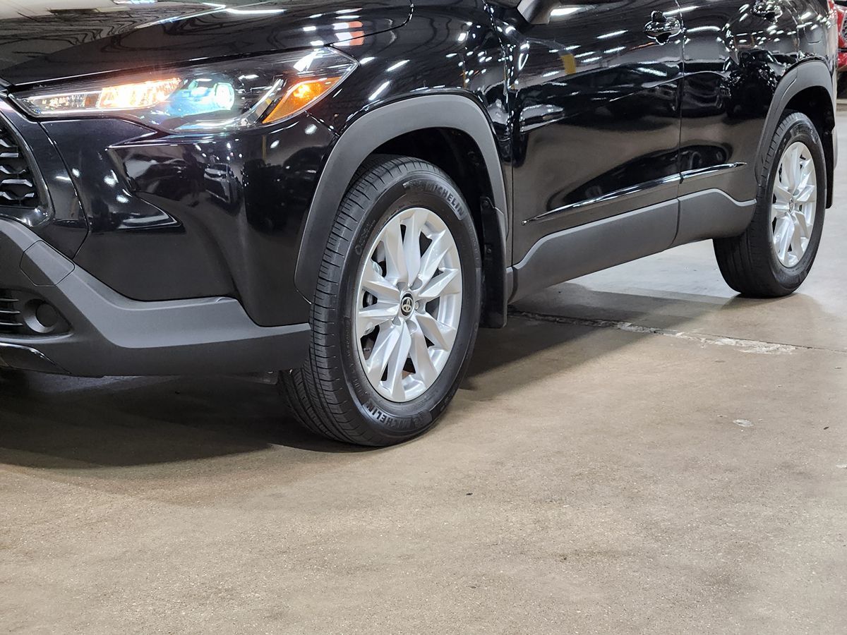 2023 Toyota Corolla Cross LE - Photo 19