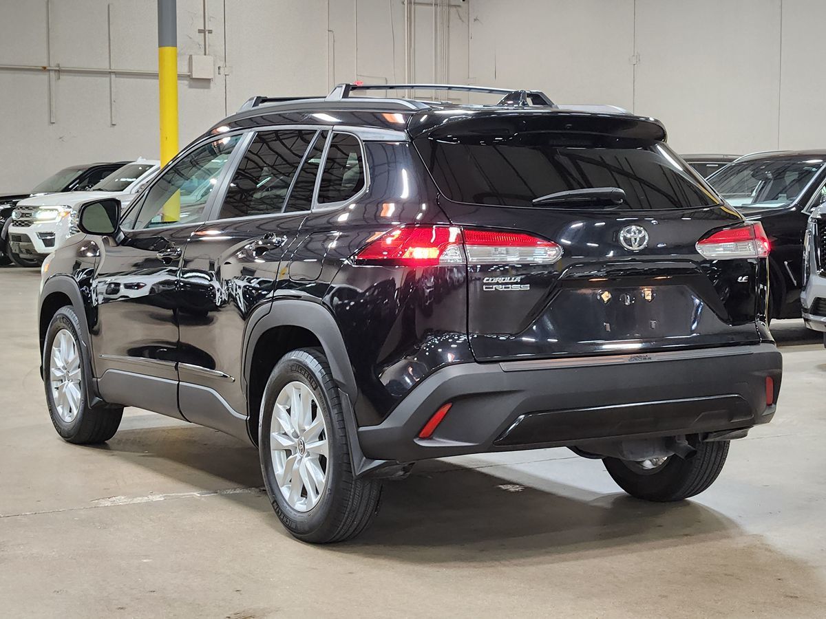 2023 Toyota Corolla Cross LE - Photo 12