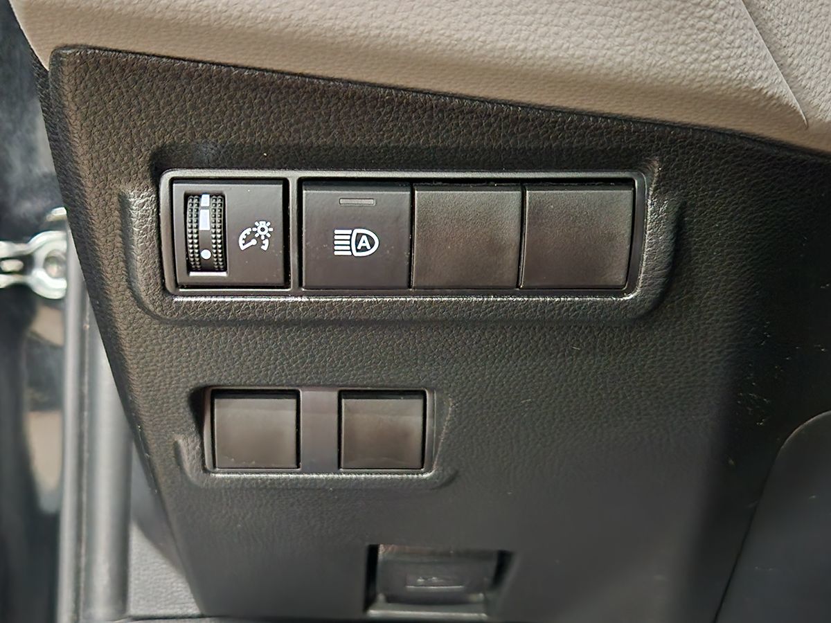 2023 Toyota Corolla Cross LE - Photo 42