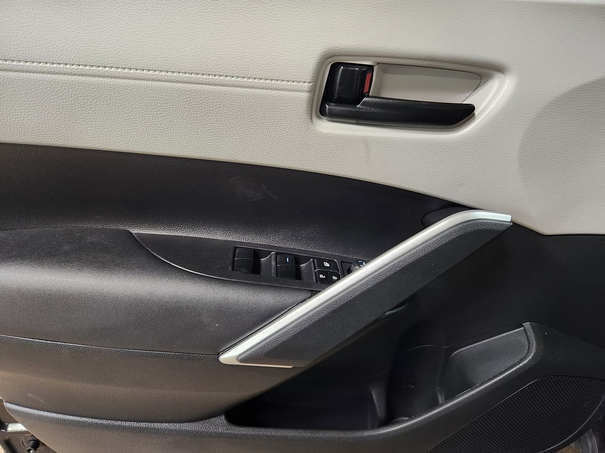 2023 Toyota Corolla Cross LE - Photo 43