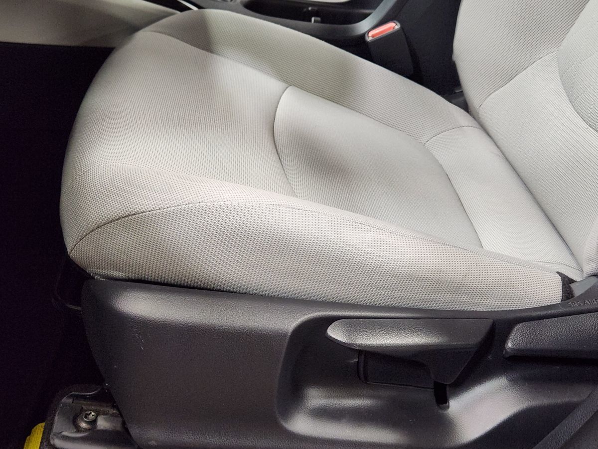 2023 Toyota Corolla Cross LE - Photo 45