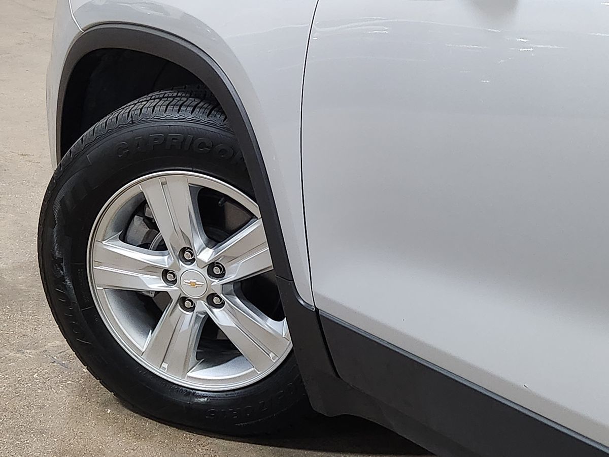 2022 Chevrolet Trax LS - Photo 23