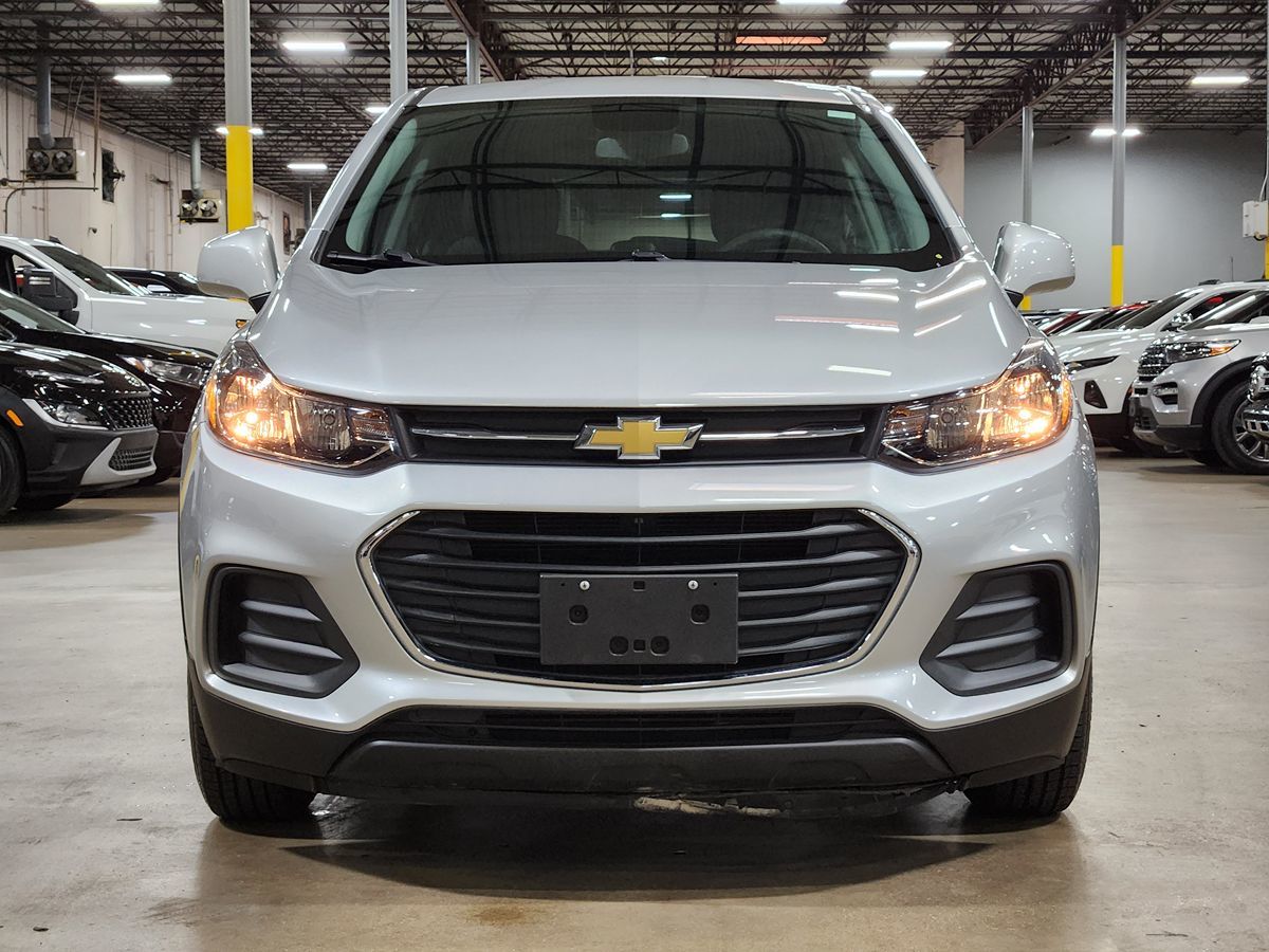 2022 Chevrolet Trax LS - Photo 2
