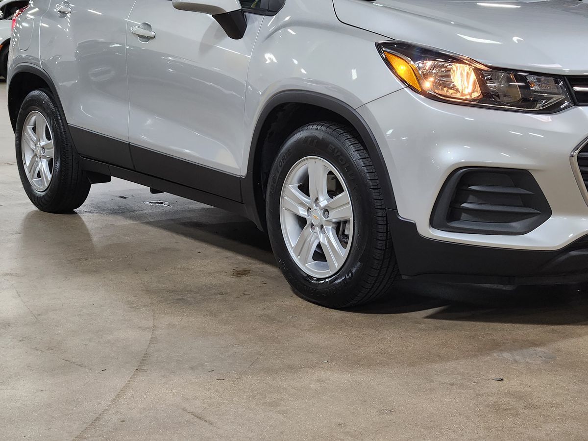 2022 Chevrolet Trax LS - Photo 16