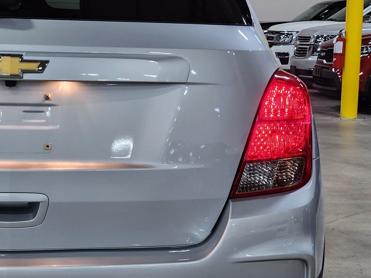 2022 Chevrolet Trax LS - Photo 22