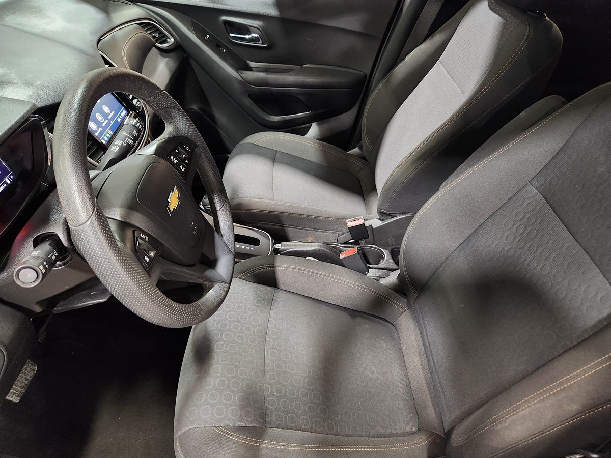 2022 Chevrolet Trax LS - Photo 31