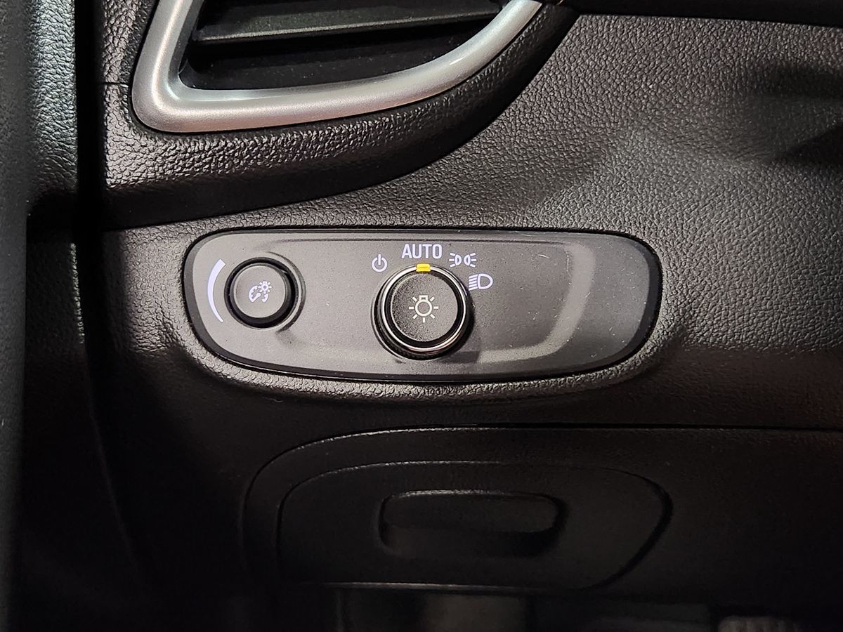 2022 Chevrolet Trax LS - Photo 40