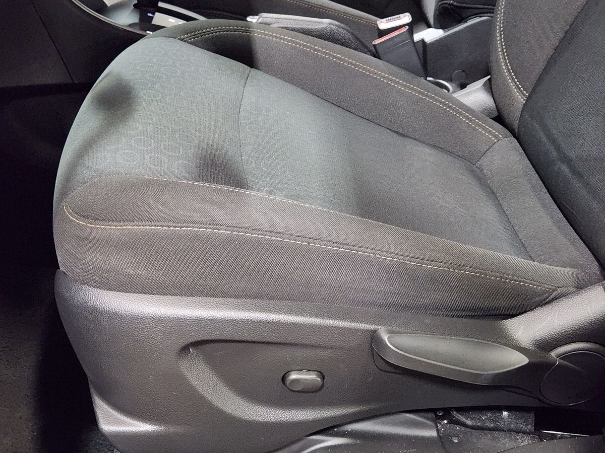 2022 Chevrolet Trax LS - Photo 43