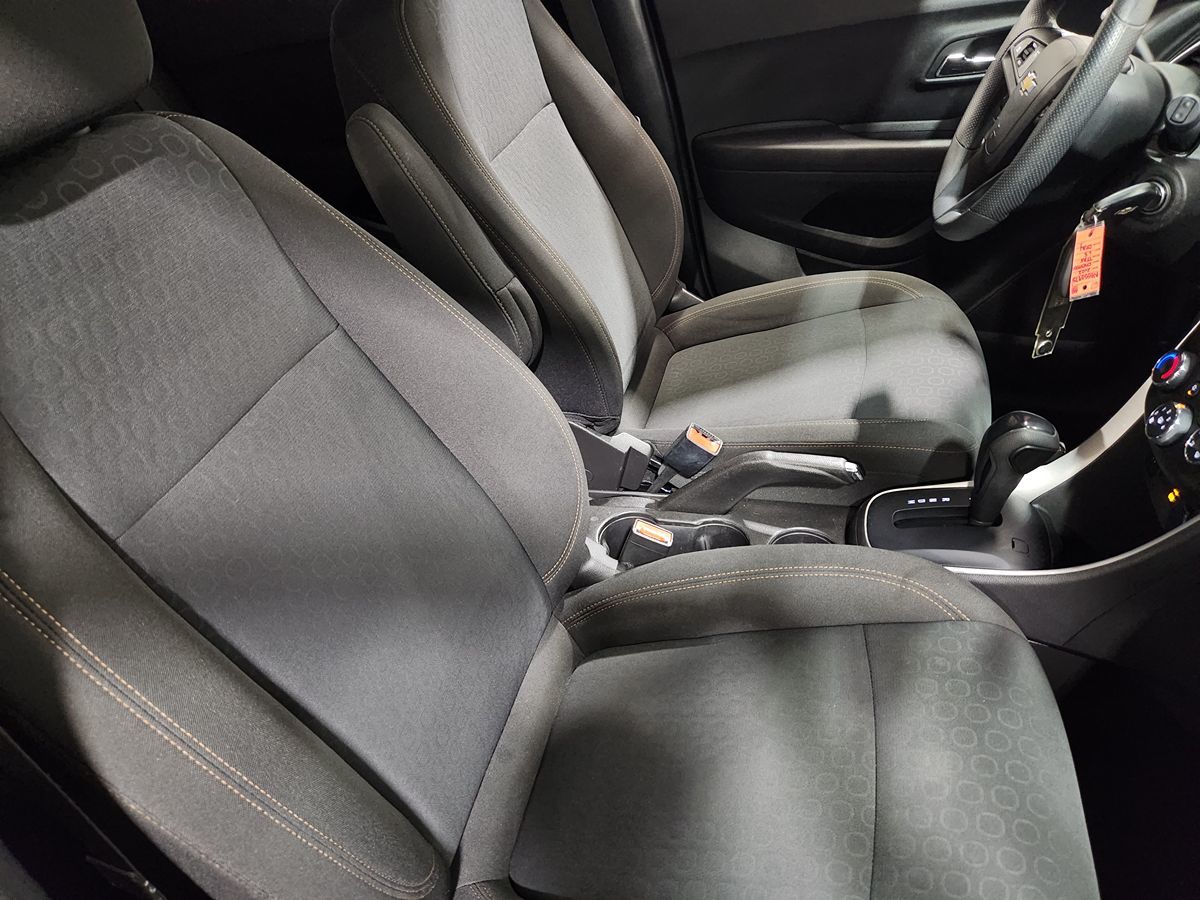 2022 Chevrolet Trax LS - Photo 32