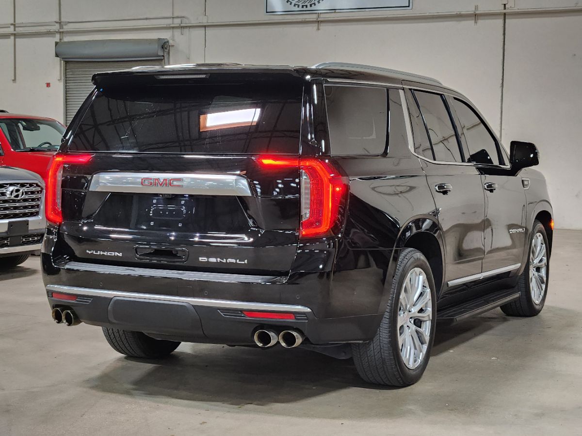 2024 GMC Yukon Denali - Photo 8