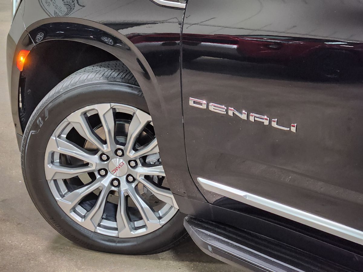 2024 GMC Yukon Denali - Photo 23