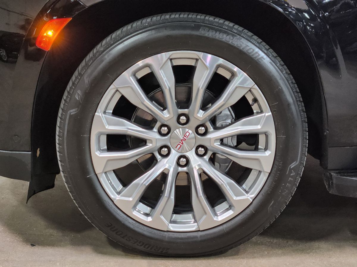 2024 GMC Yukon Denali - Photo 28