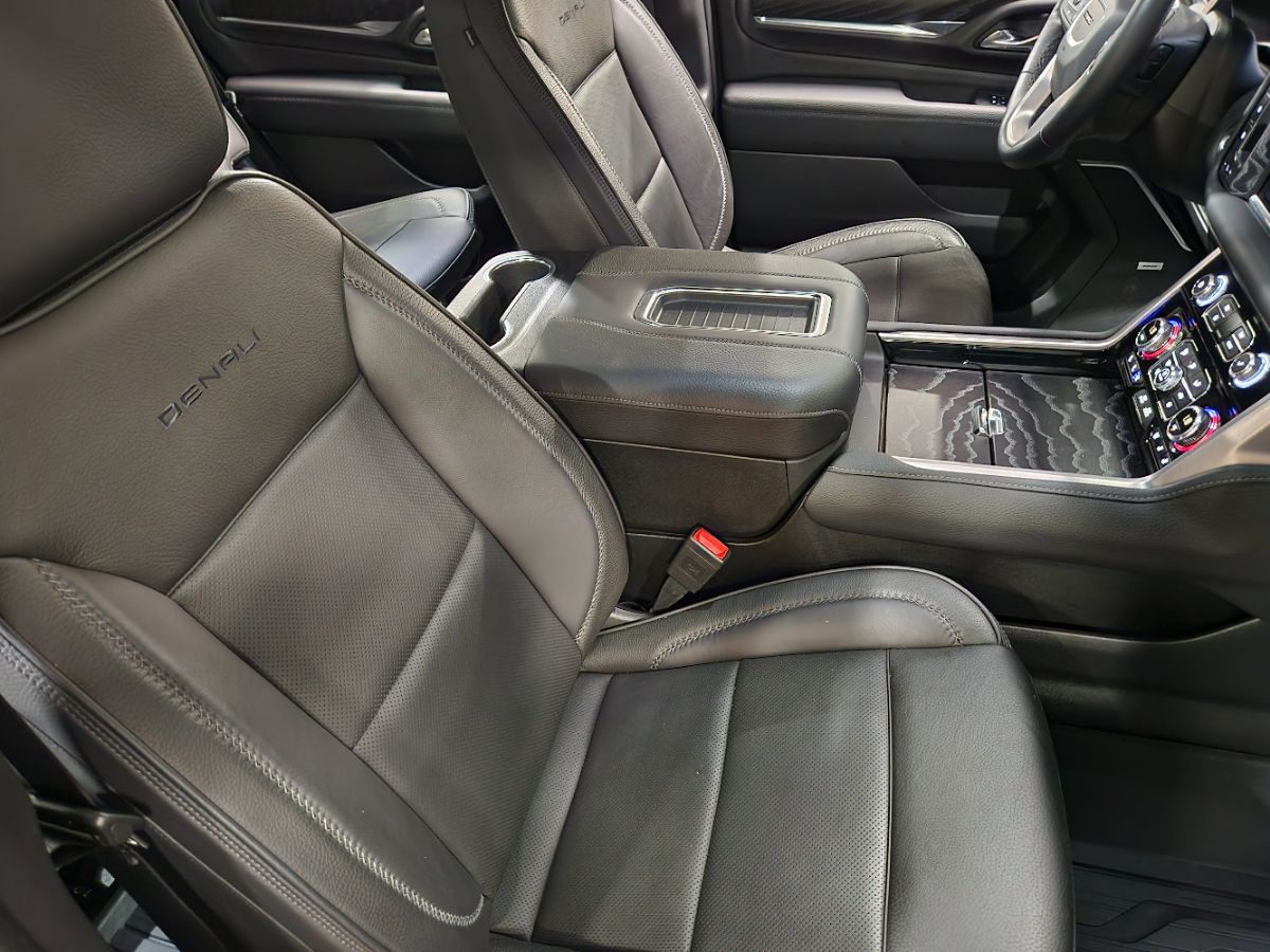 2024 GMC Yukon Denali - Photo 32