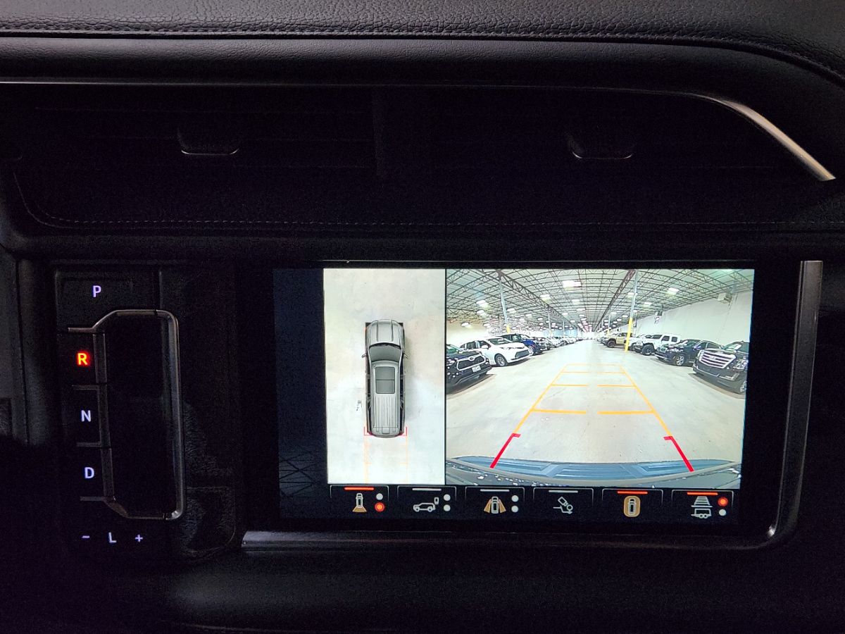 2024 GMC Yukon Denali - Photo 39
