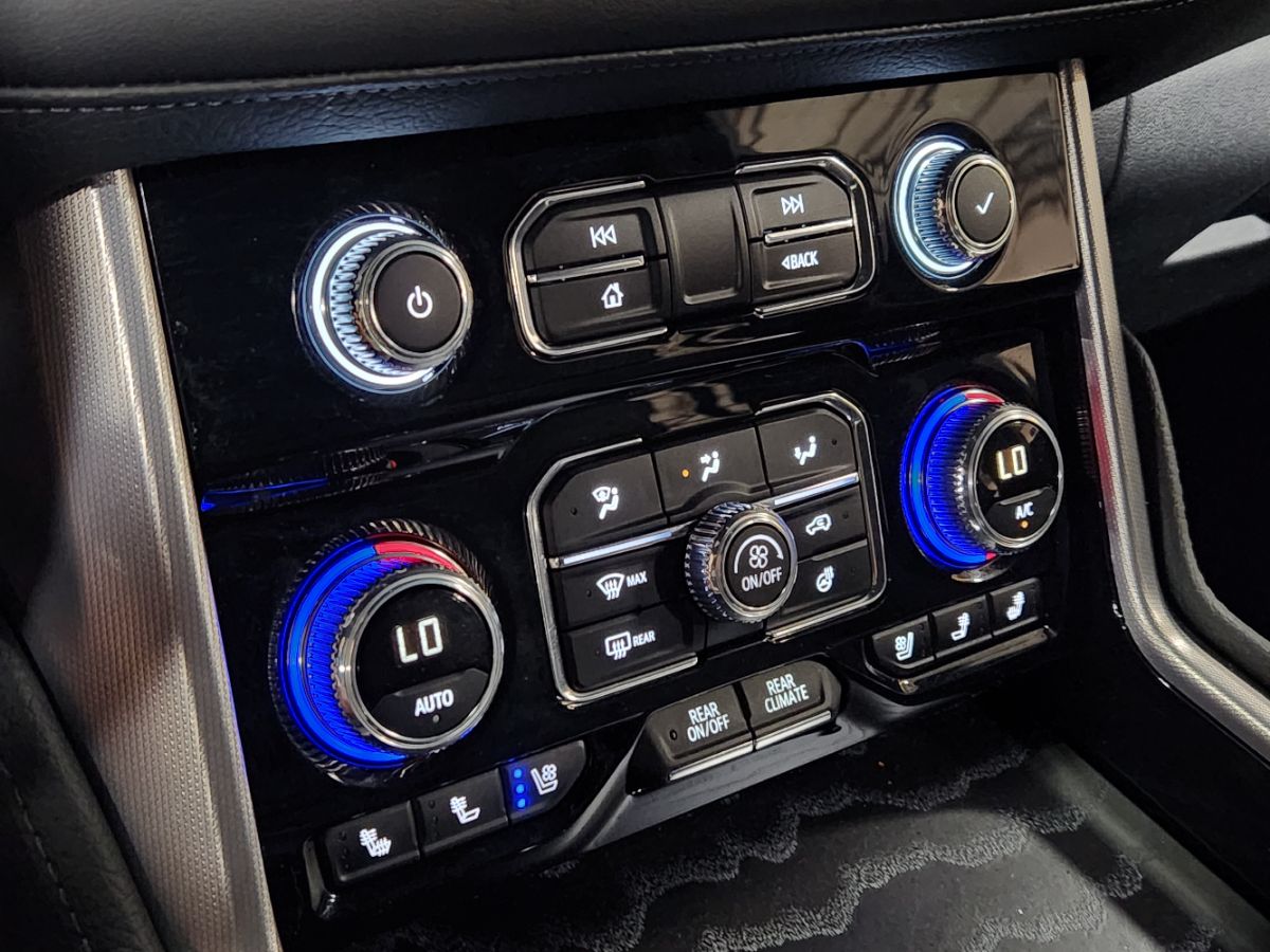 2024 GMC Yukon Denali - Photo 40