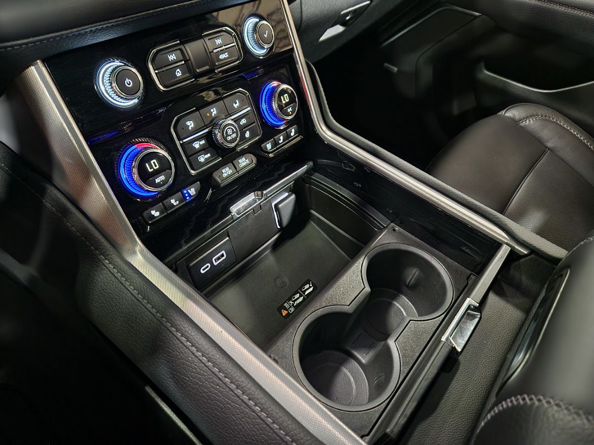 2024 GMC Yukon Denali - Photo 41