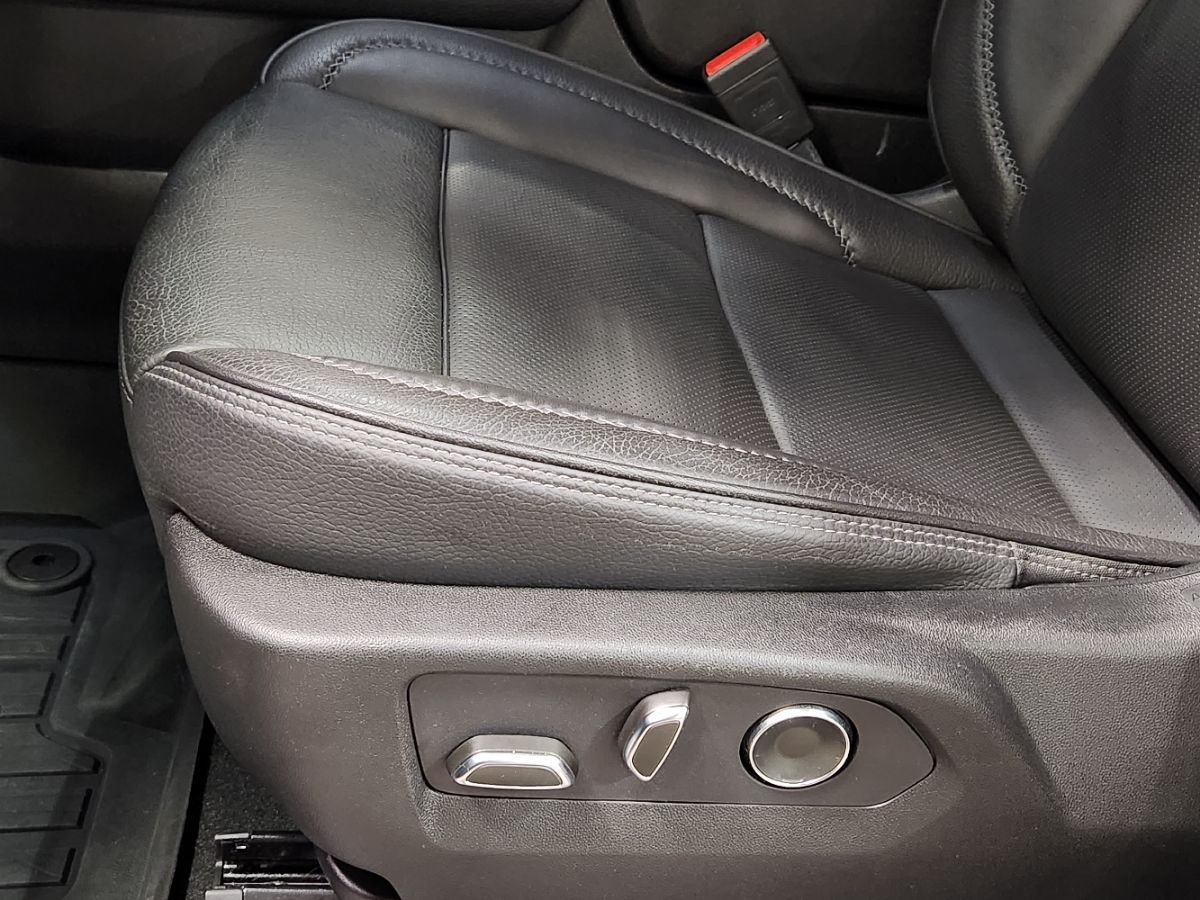 2024 GMC Yukon Denali - Photo 46